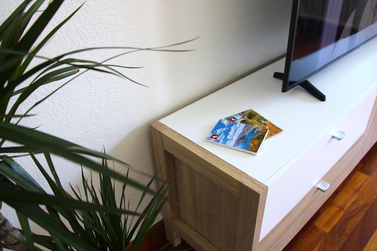 Cozy Apartment With Free Parking & Close To Lake Lugano Kültér fotó